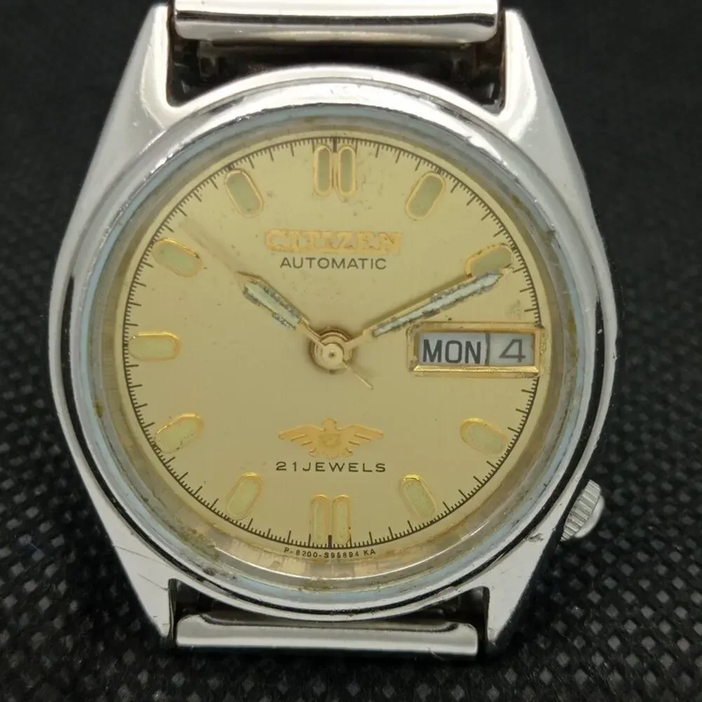 Vintage 1976 Citizen Automatic Mens Silver Watch W/daydate & Gold accents